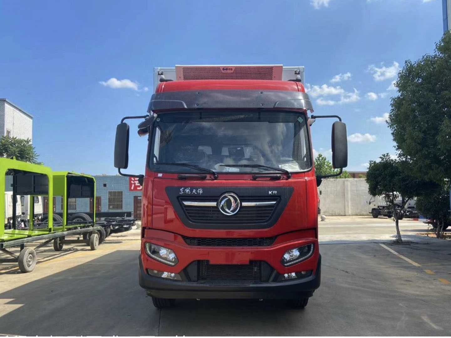 Garbage Compactor Truck